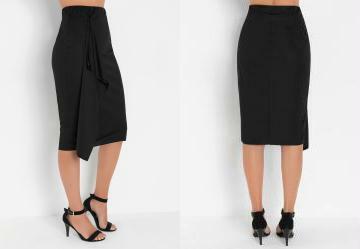 Saia Preta com Babado Frontal