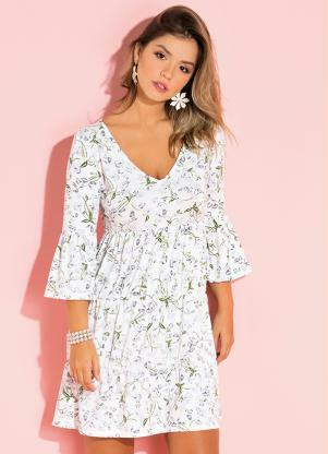 vestido floral com fundo branco