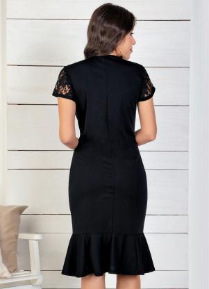 vestido preto com babado na barra