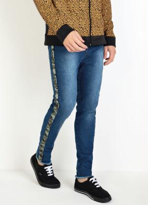 Calça Actual (Jeans) com Detalhe Camuflado