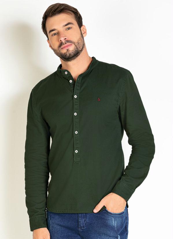 Camisa (Verde) com Botes Contrastantes