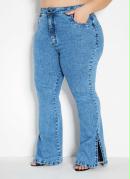 Calça Jeans Flare com Fendas Plus Size