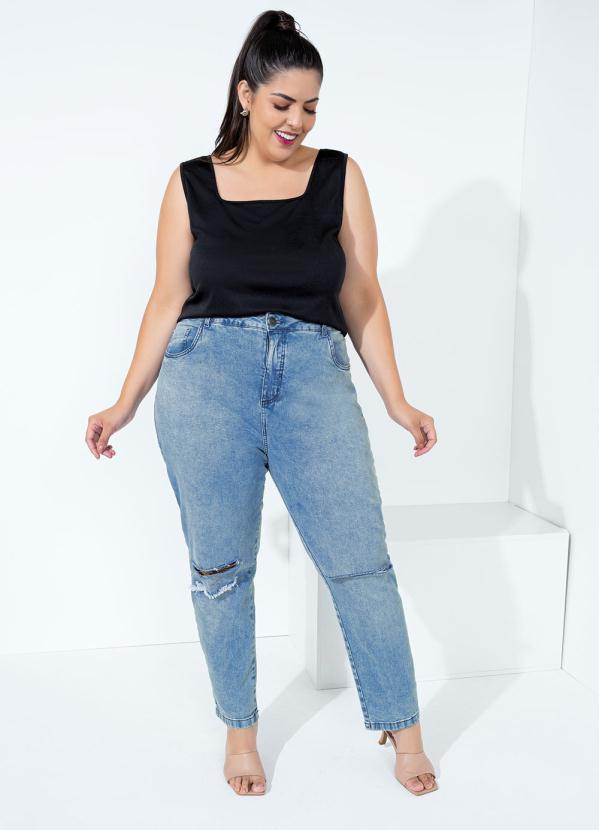 Calça (Jeans) Mom Jeans com Destroyed Plus Size
