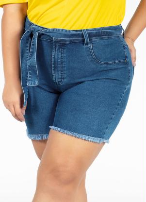 Short Desfiado (Jeans) com Faixa Plus Size